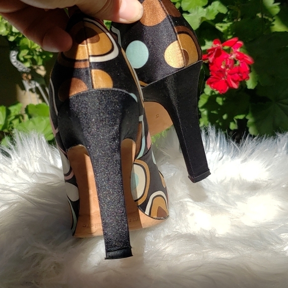 MARTINEZ VALERO Whisper Peep-Toe Pumps sz 5 - Picture 4 of 5